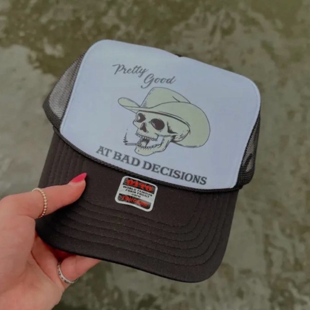 OTTO Black and white Skull Trucker Hat